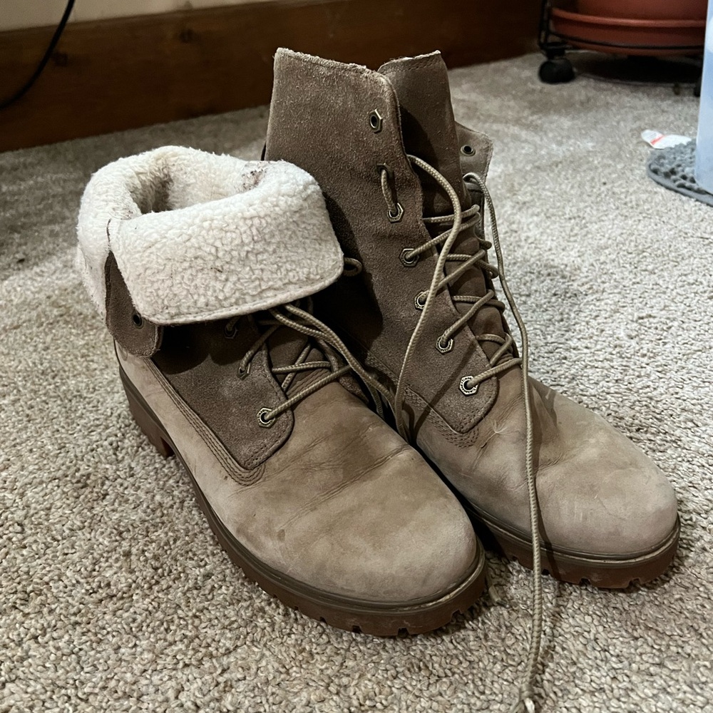 Women’s Timberland lined boots